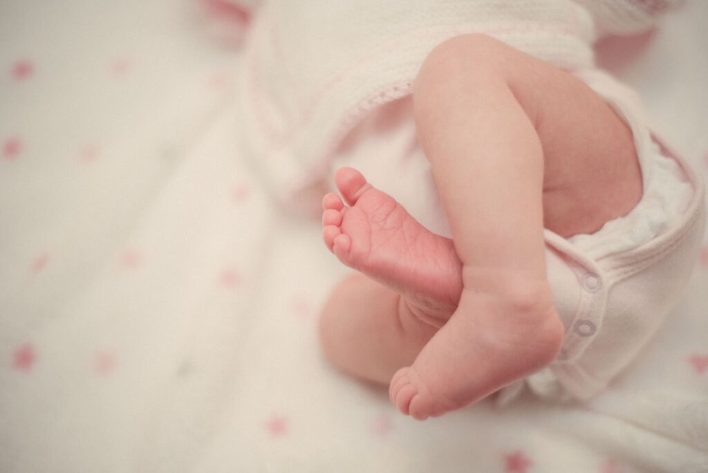 Keď sa SZČO narodí dieťa: tehotenský, materský a rodičovský príspevok