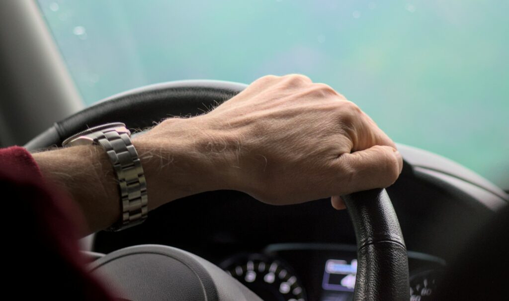 Poskytnutie firemného automobilu zamestnancovi aj na súkromné účely